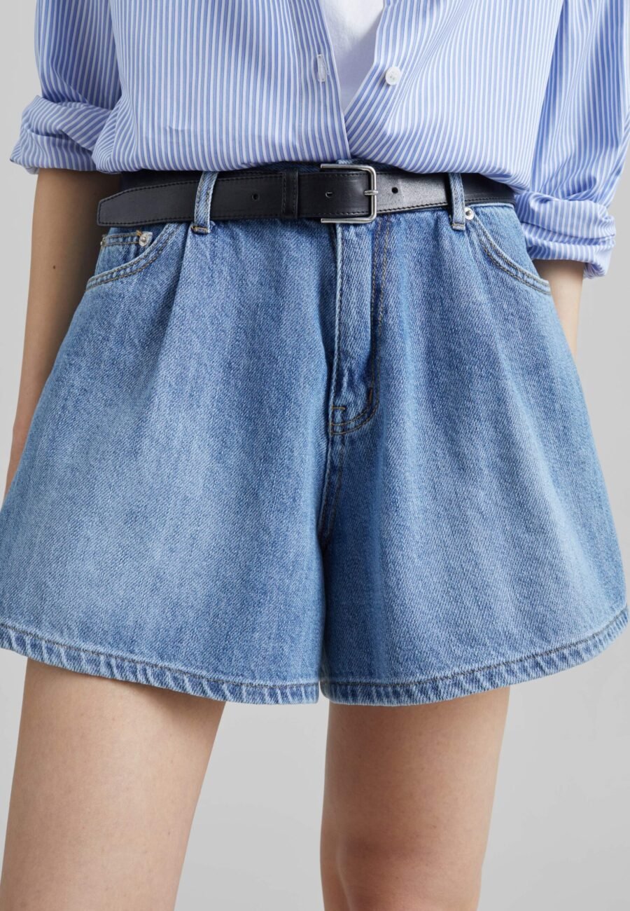 Mojave Pleated Denim Shorts - Medium Wash